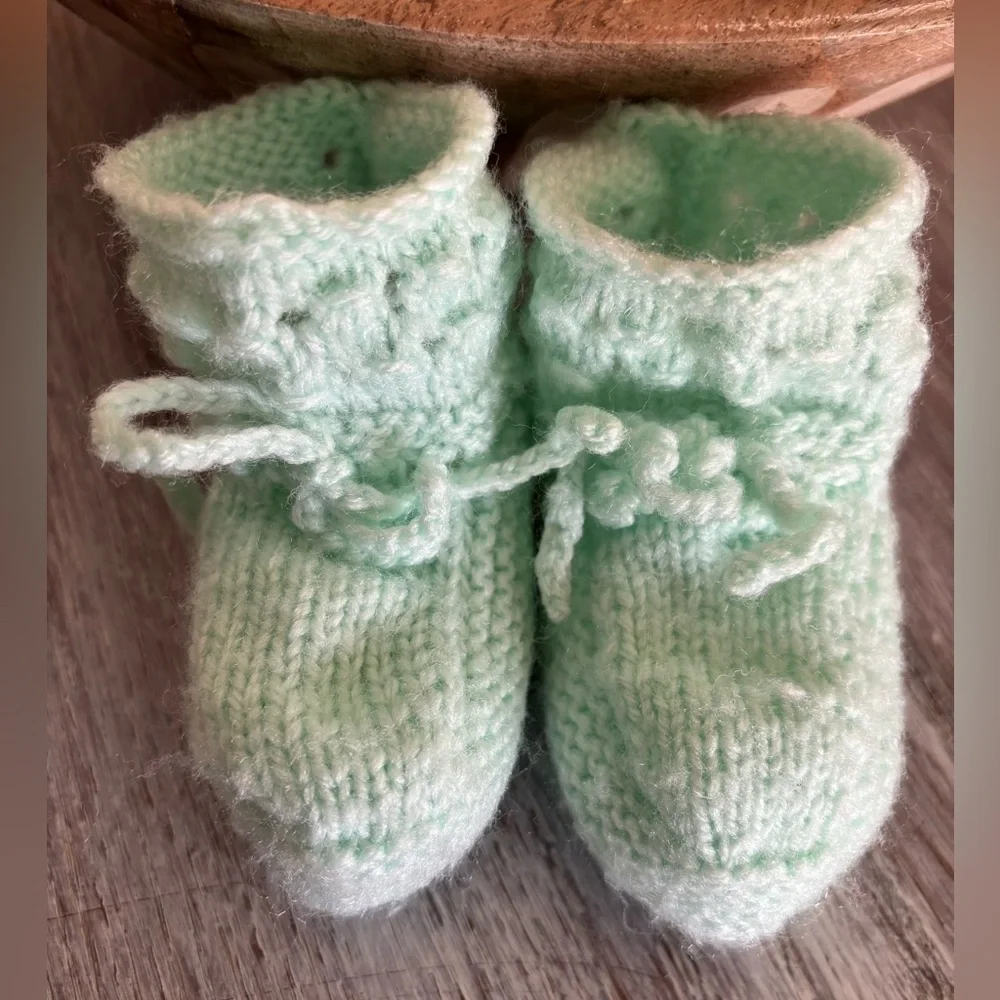 🎀👼 Vintage Knitted Handmade Baby Booties